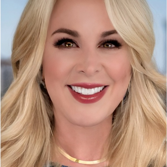 Meet your Posher, Cindy - Picture 2 of 3